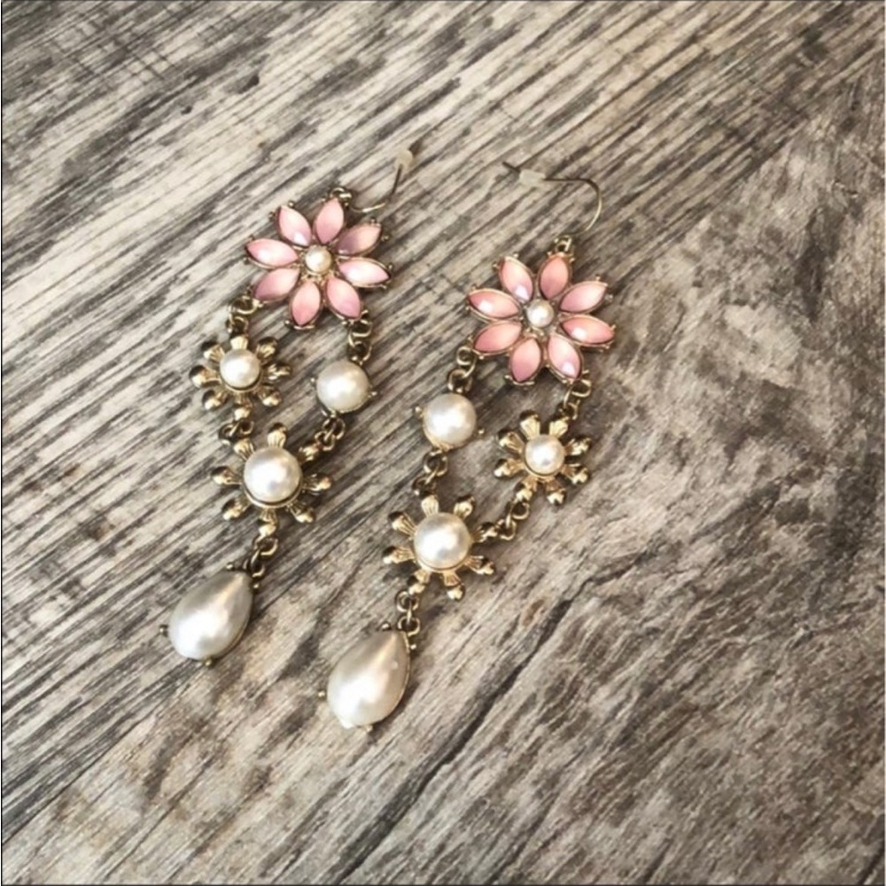 Pink and pearl dangle earrings new  hangers 2.5 earrings new rhinestone vintage